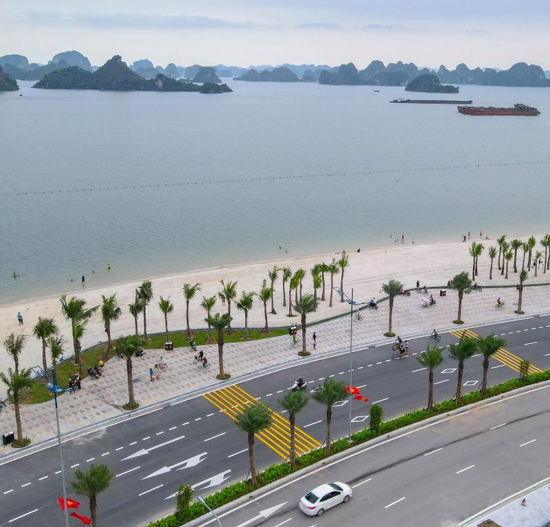 Minh Phong Hotel Ha Long photo