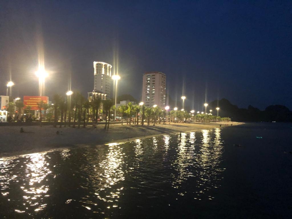 Minh Phong Hotel Ha Long photo