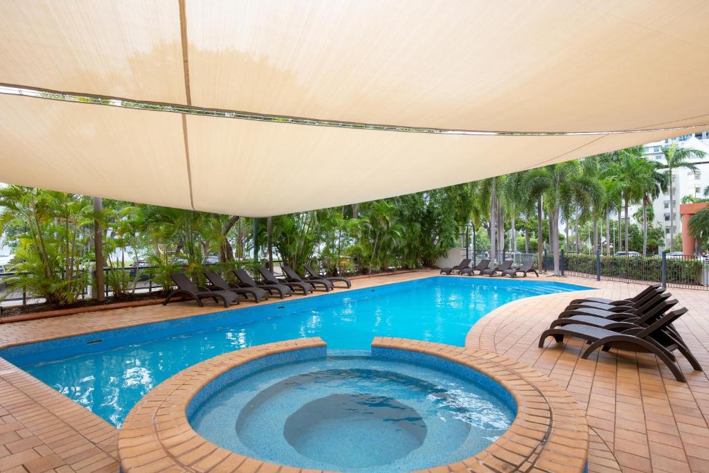 スイミングプール