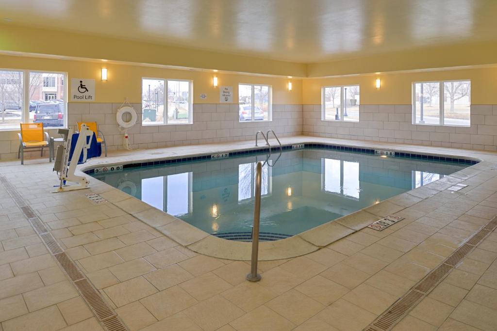 Holiday Inn Express Hotel & Suites Omaha West photo