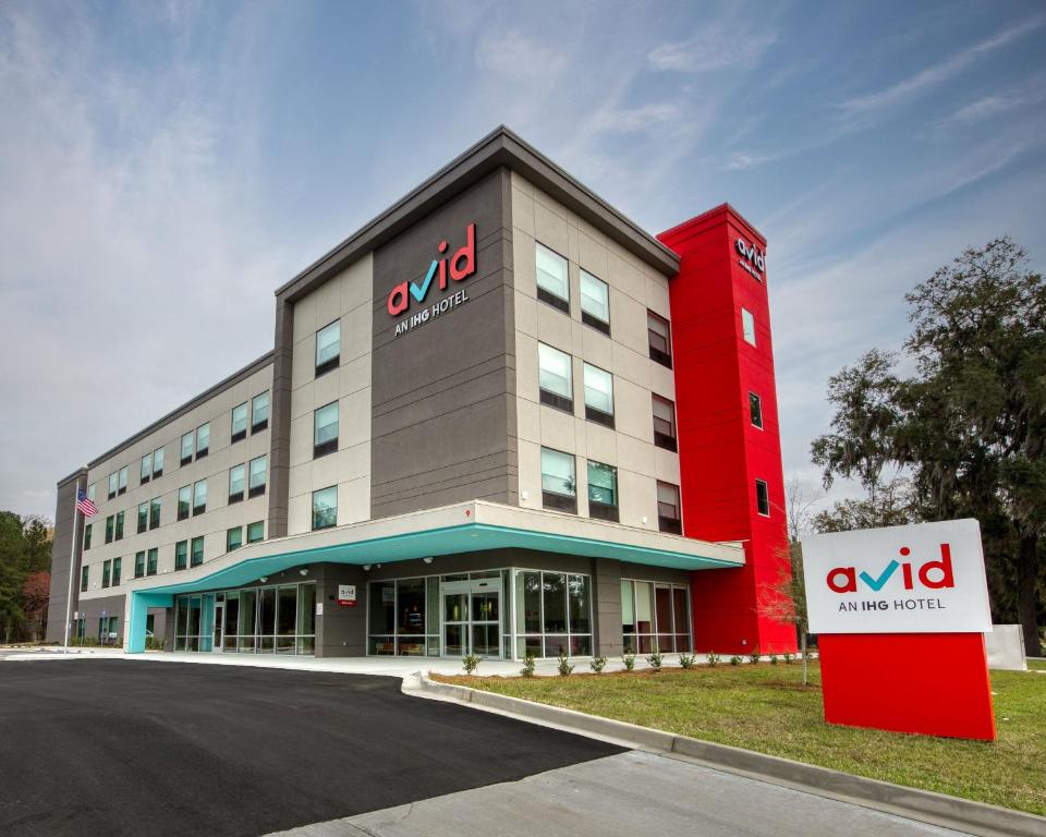 Avid Hotels Savannah South Gateway photo