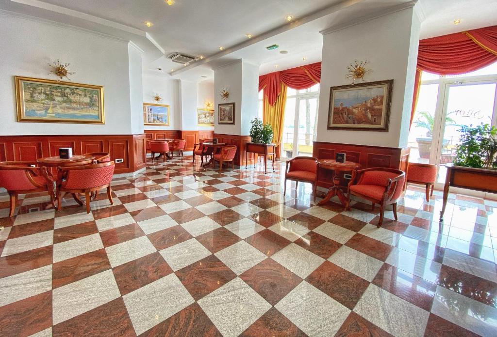 Hotel Savoy photo