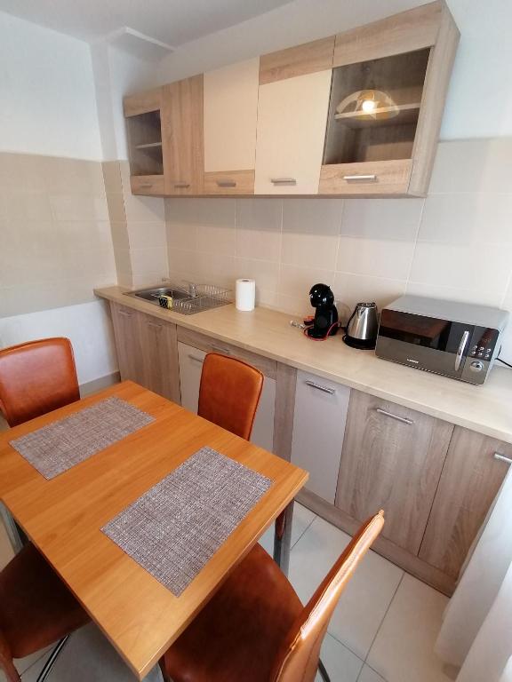Piata Victoriei 2 Room Apartment photo