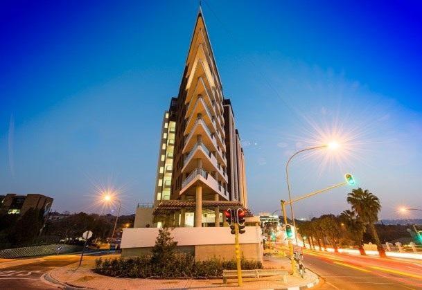 Stay Ulo at The Apex on Smuts — Hotel in Johannesburg
