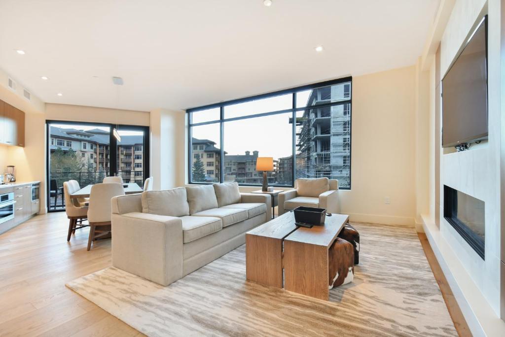 New & Luxury 2 BR in Canyons Village - Ski In Out, Park City