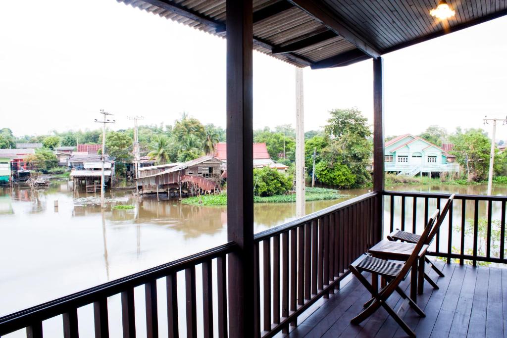 The Bank River House Ayutthaya photo