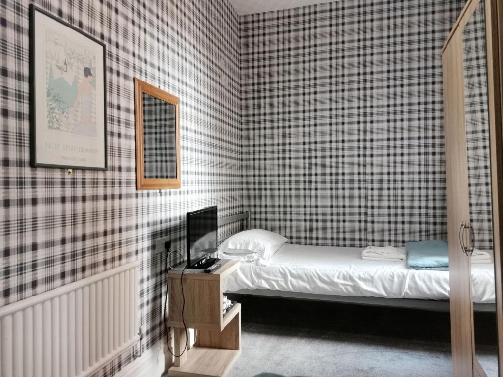 Twin Room with Private Bathroom