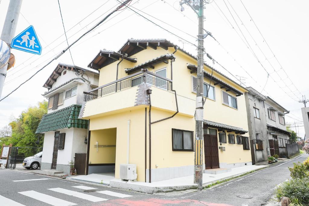 HAT Kujo, near from Kintetsu Kujo station in Nara 奈良近鉄九条駅前の民泊