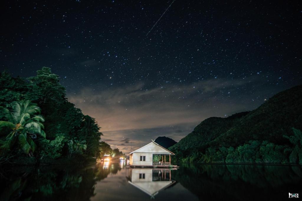 ชอว์ งาทอง รีสอร์ต Chor Ngar Thong Erawan Kanchanaburi