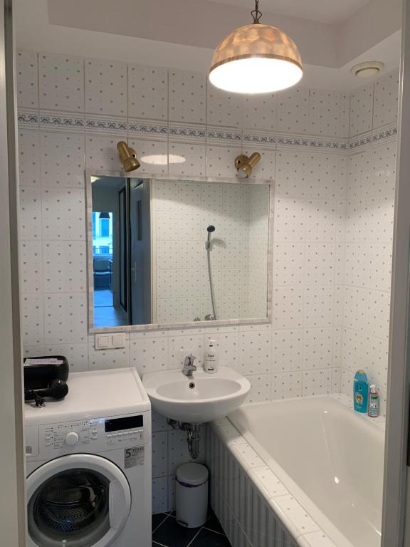 Perfect location two bedrooms with balkony photo