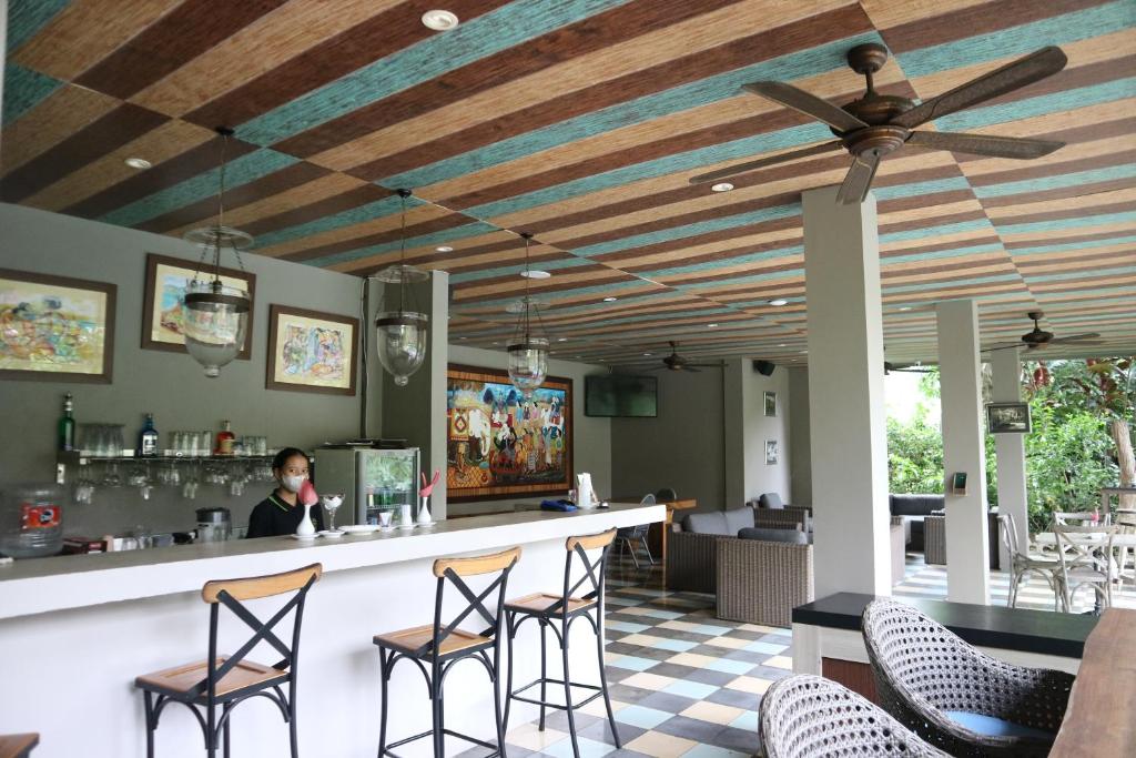 Bar/lounge