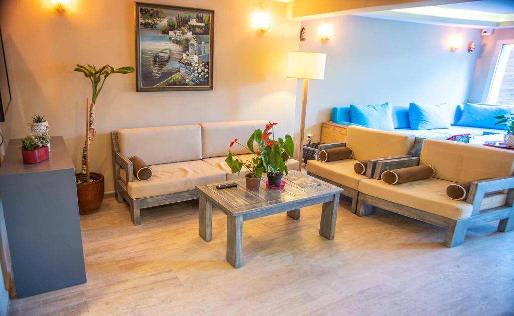 Blue Bay Beach Hotel photo