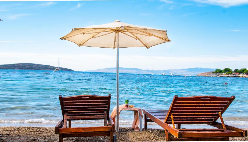 Blue Bay Beach Hotel photo
