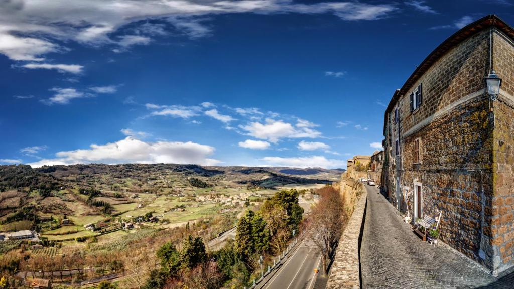 La Casa Bianca with parking and view photo