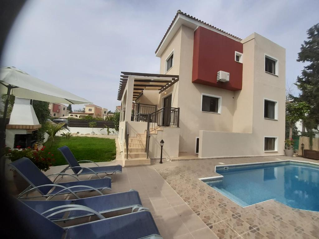 Marinea Beach Villas — Hotel in Paphos