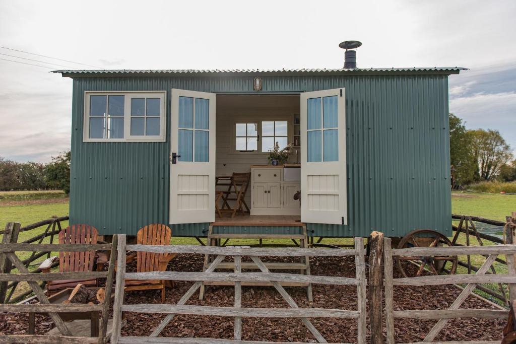 Romney Marsh Huts by Bloom Stays, Ashford