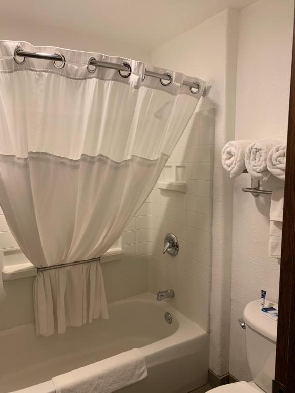 Americas Best Value Inn John Day Photo 6