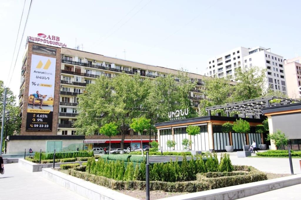 Excellent apartment in the center of the Yerevan 15 photo