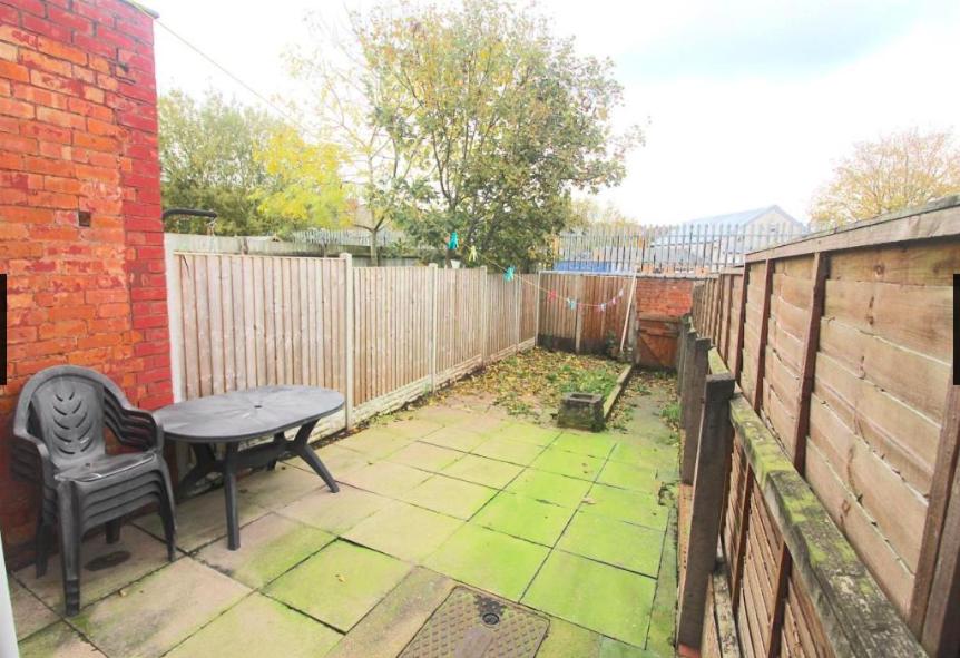 Private double room near City centre, Coventry photo