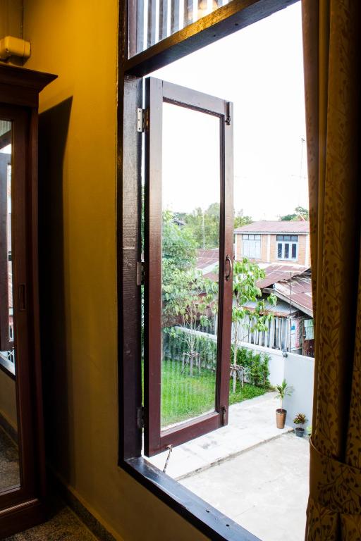 The Bank River House Ayutthaya photo