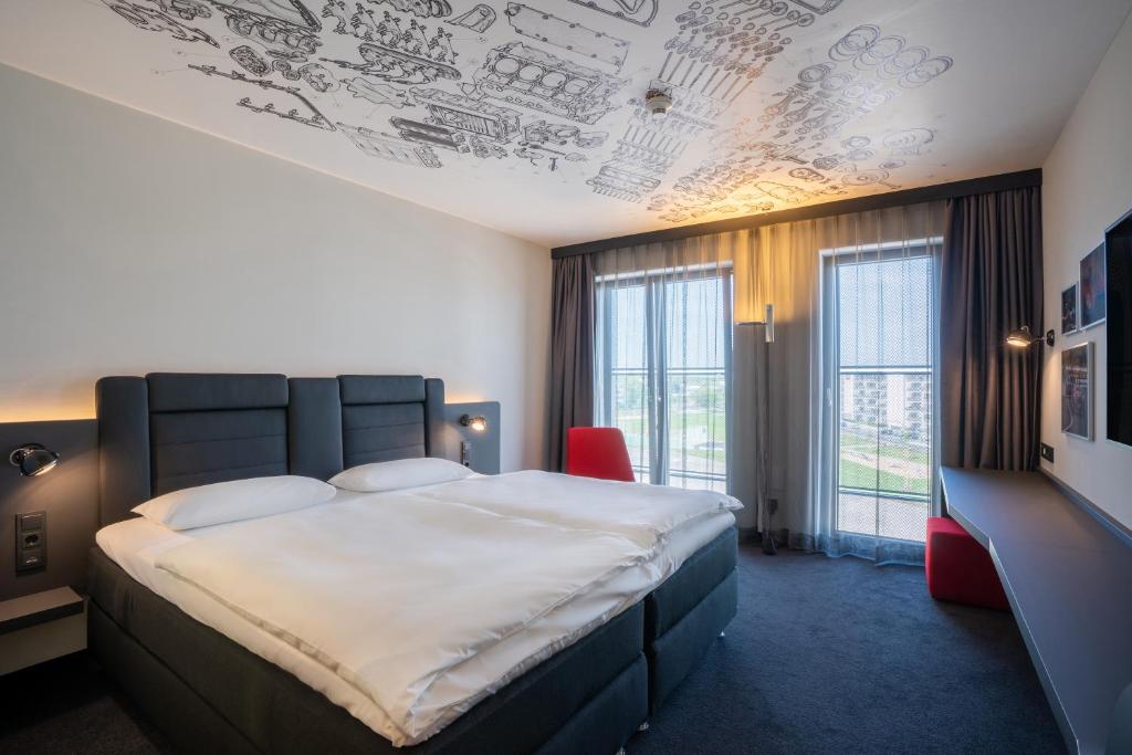 V8 Hotel Köln at MOTORWORLD — Hotel rooms in Cologne, North Rhine-Westphalia