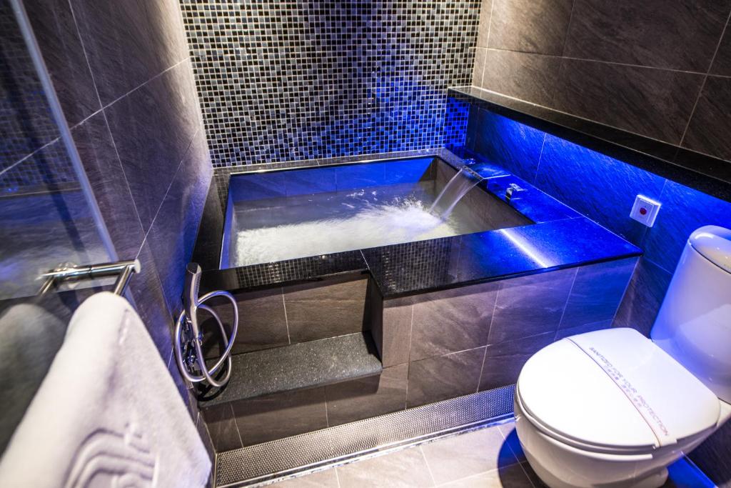 Six Fukun Hotel photo