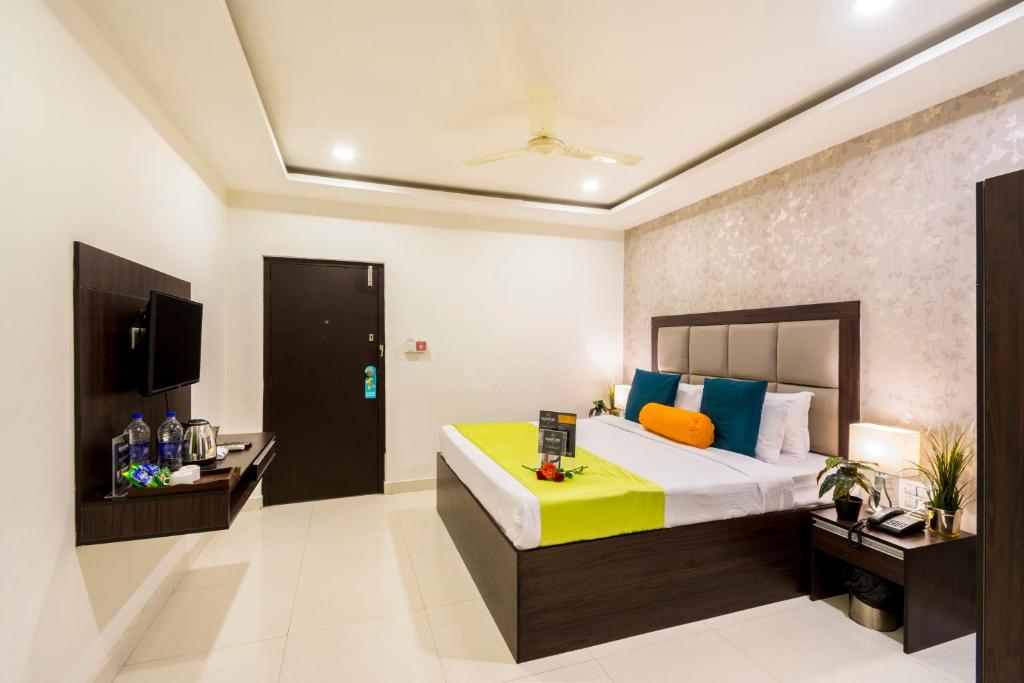 Capital O 26941 Hotel Palm International photo