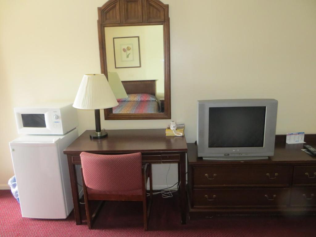 Traveler's Lodge photo