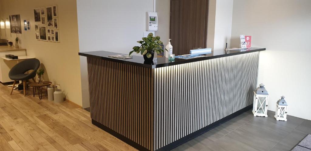 Front desk [24-hour]