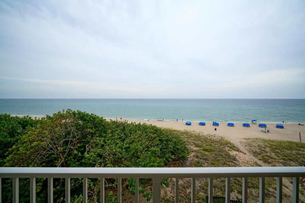 La Costa Beach Club by Capital Vacations photo