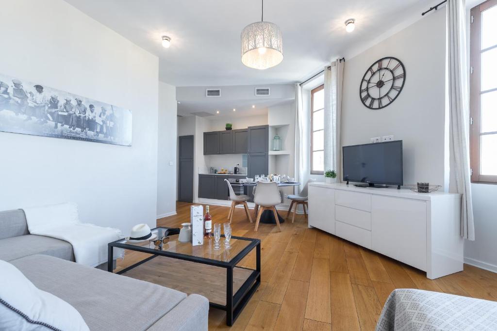 Gorgeous 1 Bdr with gardens view in the Old Town - 4