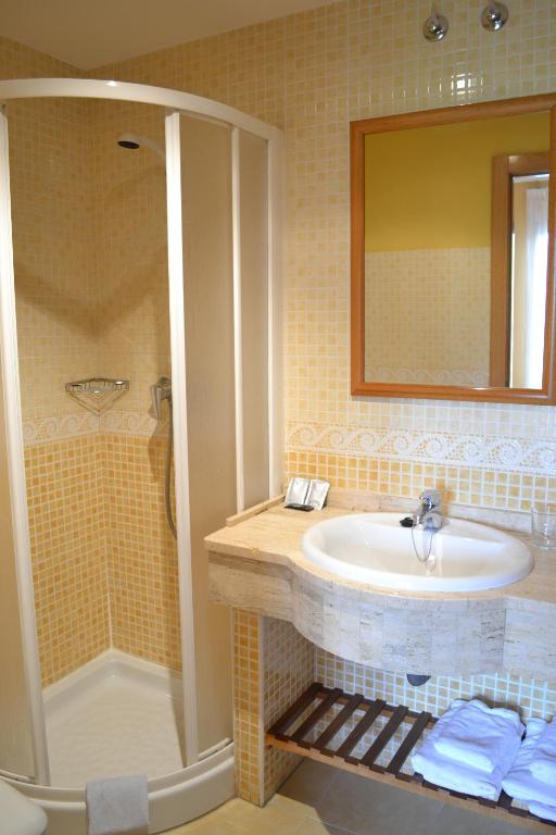 Hostal Quevedo photo