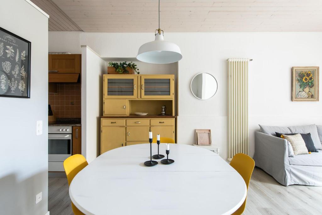 Rose Apartment by Quokka 360 - Refined Two-Bedroom Apartment with Garden - 5