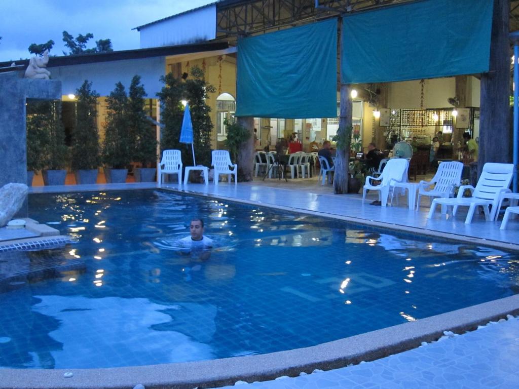 Swimming pool