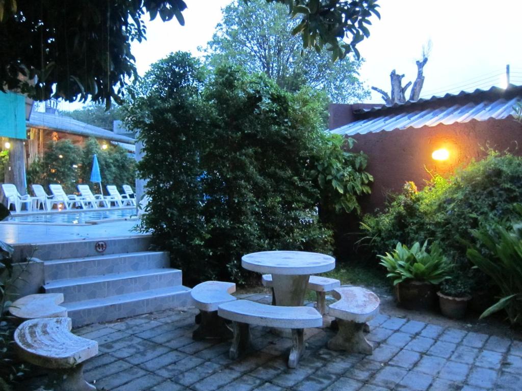 Forest Bungalows & Mama's Restaurant