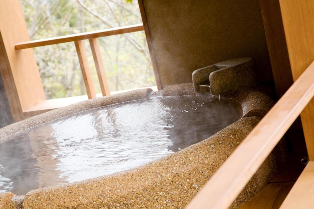 อ่างแช่น้ำพุร้อน