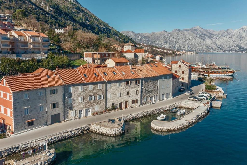 18th Century Villa in the UNESCO Bay of Kotor - 1