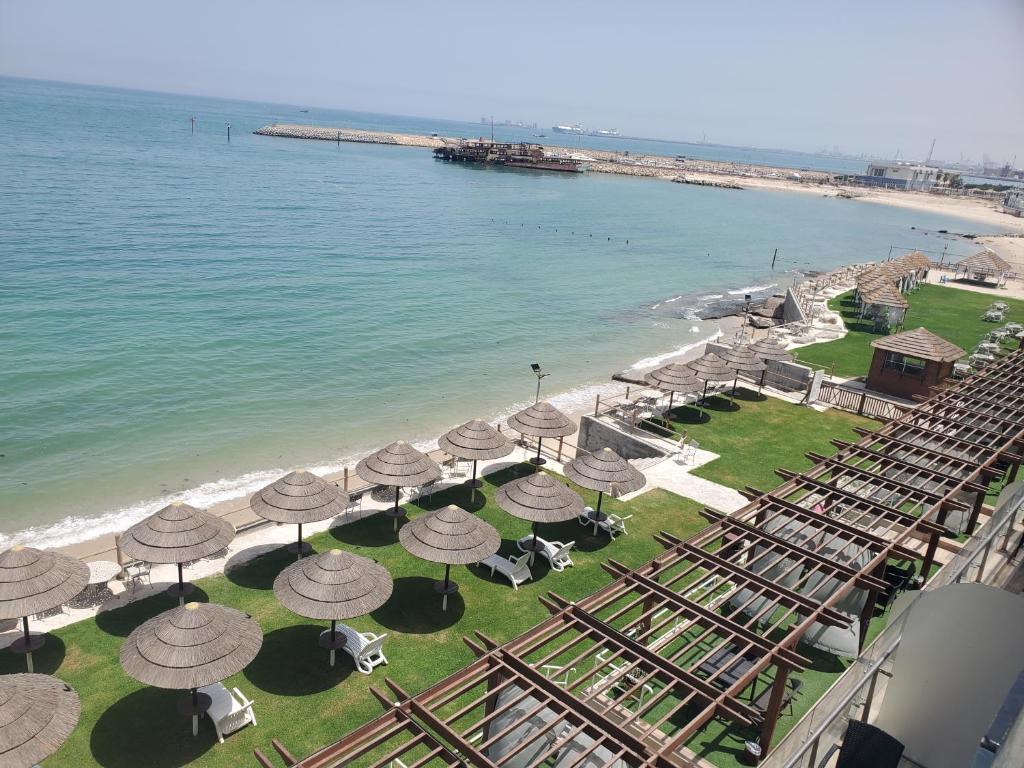 Al Kout Beach Hotel photo