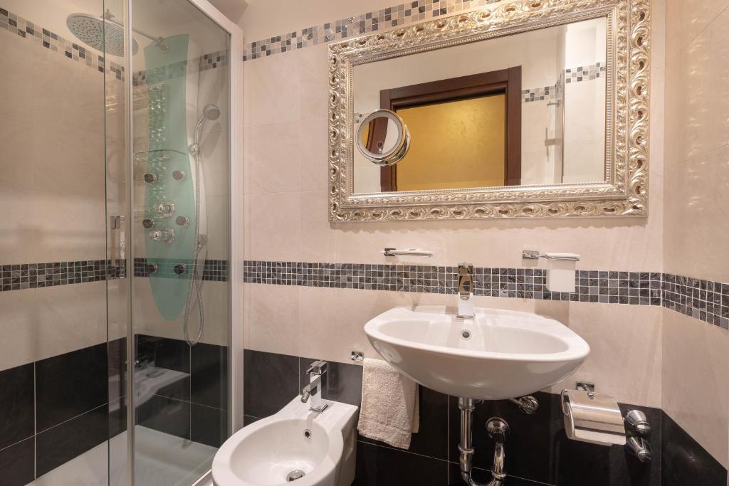 Hotel Petronio - 5