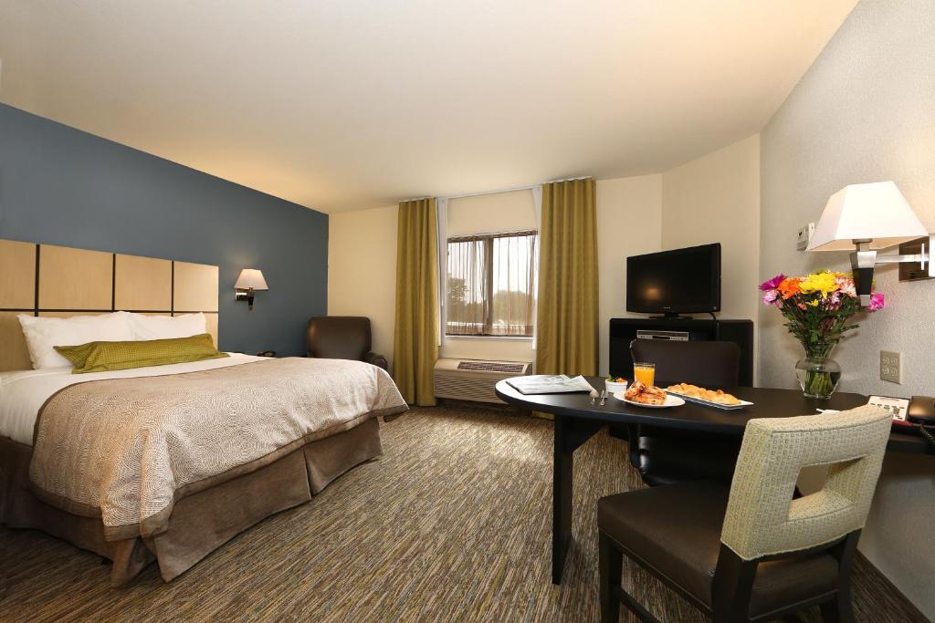 Candlewood Suites East Lansing, an IHG Hotel