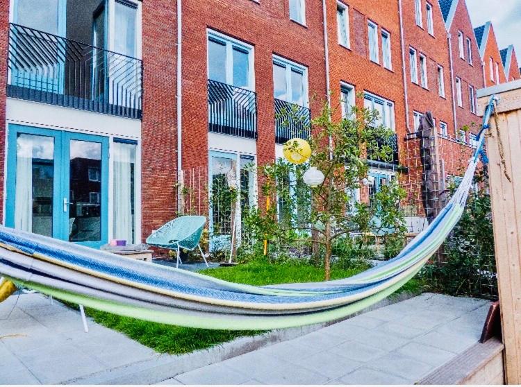 Canal House - Homestay — Hotel in Alkmaar