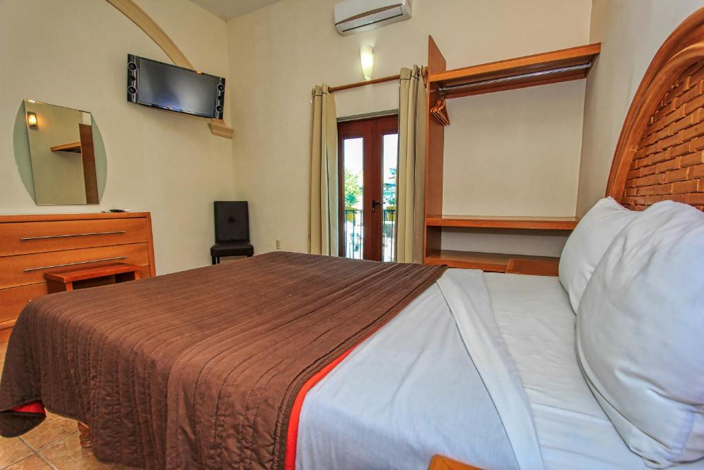 Hotel Santa Rita - 2