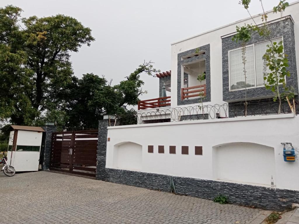 Crosswinds Guest House, Islámábád