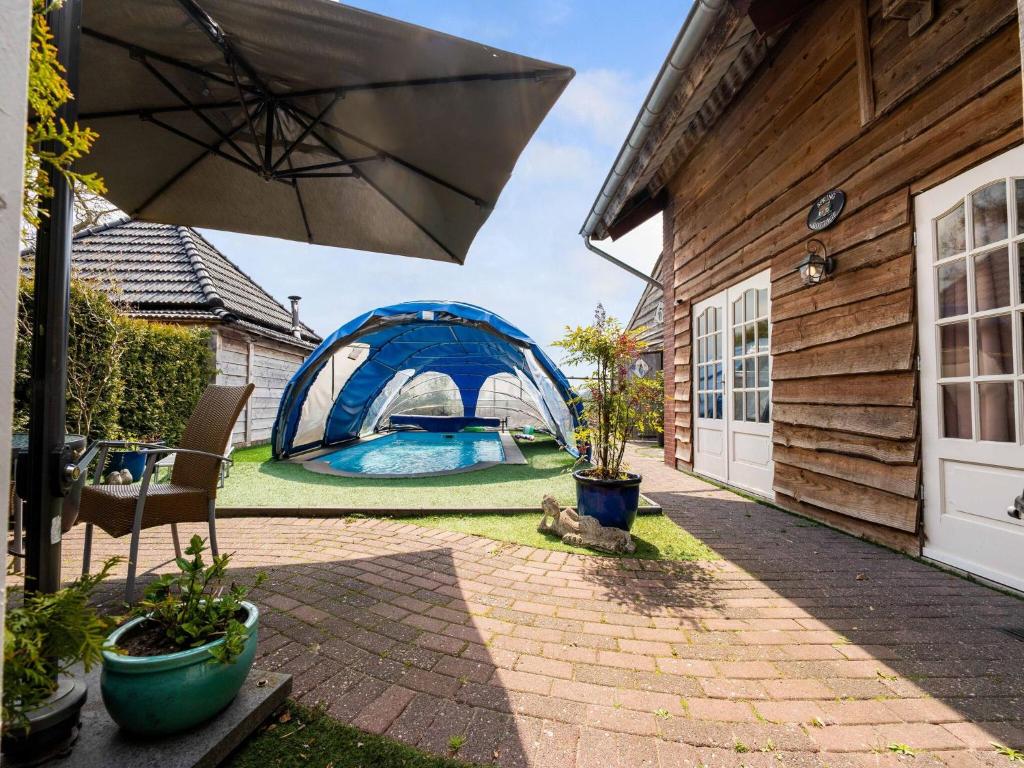 Restful Holiday Home in Balkbrug with Private Swimming Pool