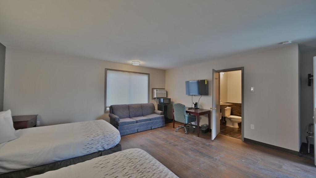 Maplehurst Motel photo