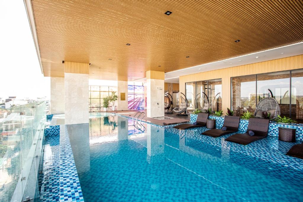 スイミングプール