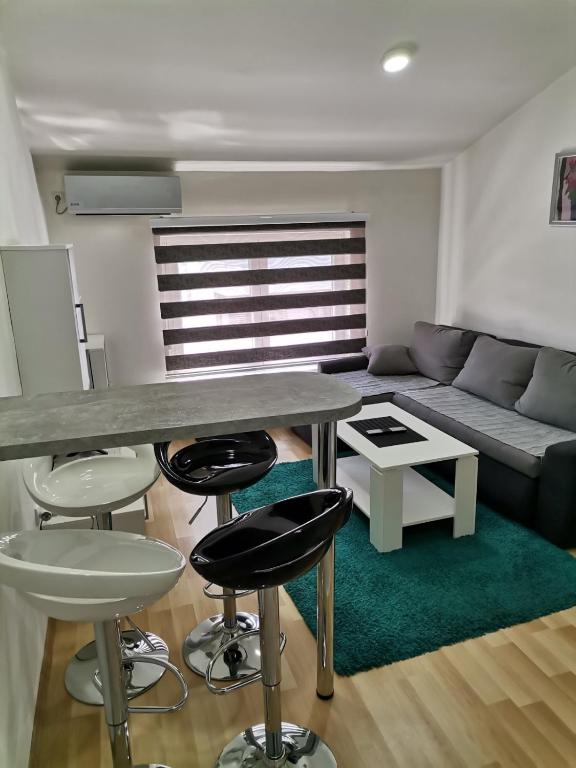 Centar Apartman ENMI 111 - 2