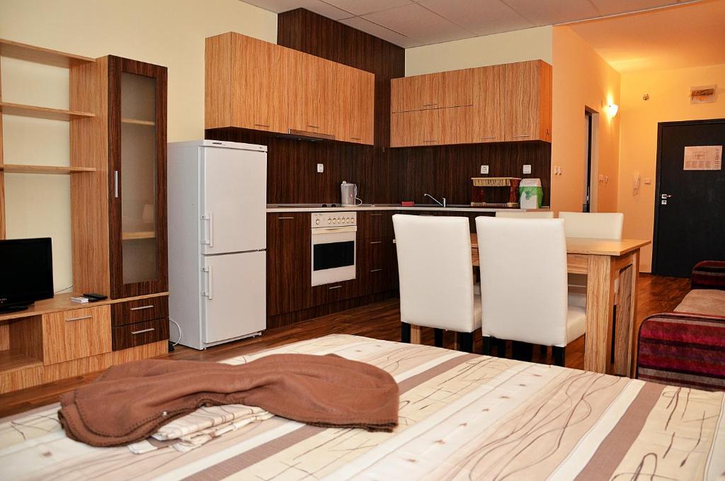 Ivtour Apartments in Yalta complex photo