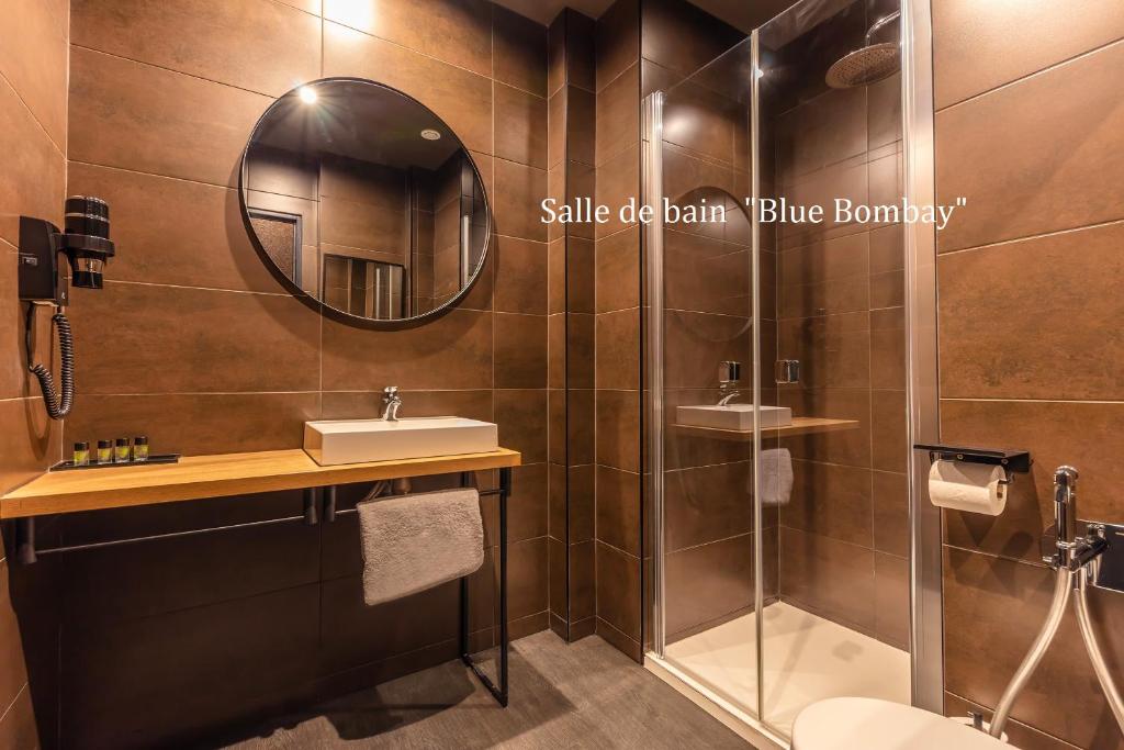 Love Hotel avec nuit insolite au Dandy et Jacuzzi privatise photo