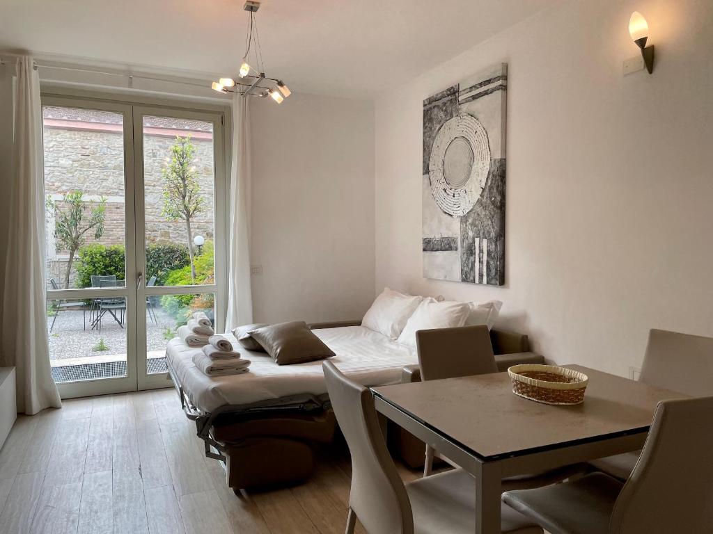 Borgo Guelfo VIII photo